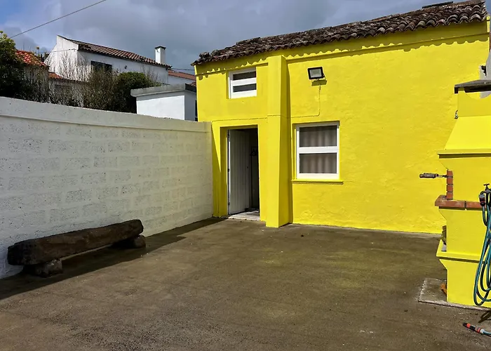 The Yellow House Vakantiehuis Pedreira (Sao Miguel)