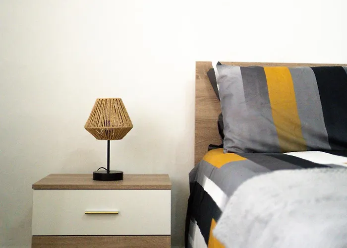 The Yellow House Pedreira (Sao Miguel)